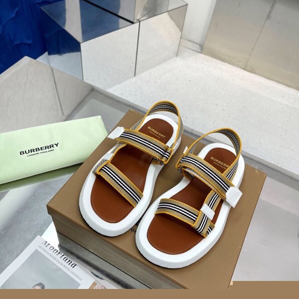 B**rry sandals
